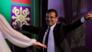 İmamoğlu'ndan Kafkas dansı performansı! Kendini müziğin ritmine kaptırdı, sosyal medyada gündem oldu