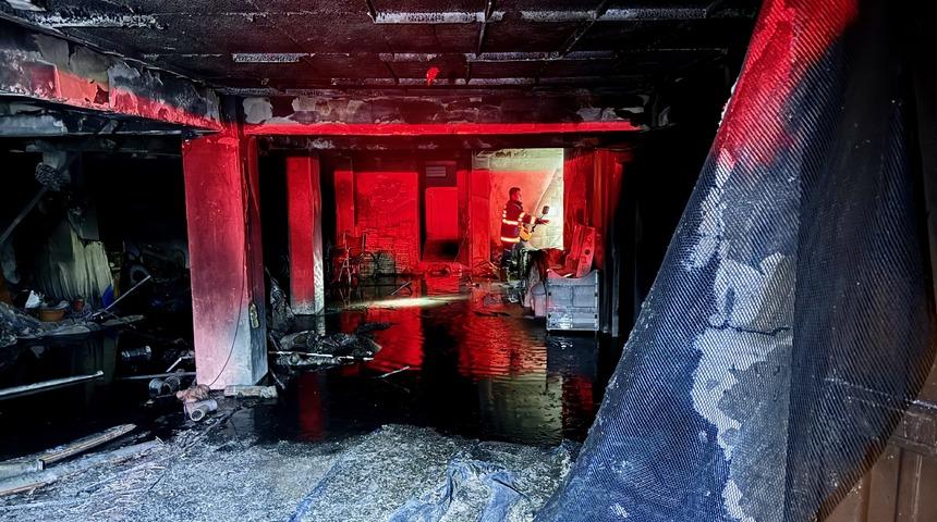 Eskişehir'de apartman garajında çıkan yangında 30 kişi dumandan etkilendi