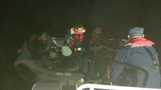 Ayvalık açıklarında 45 düzensiz göçmen yakalandı