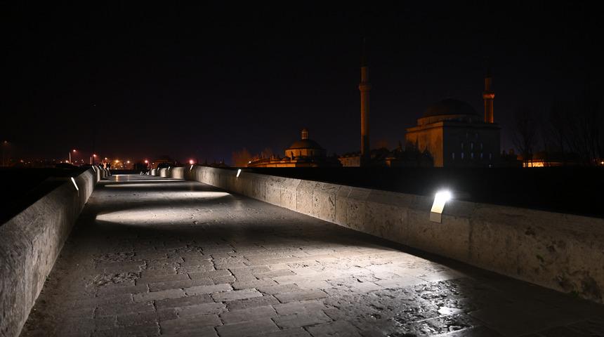 Edirne'deki tarihi köprüler "güneş enerjisiyle" aydınlatılacak