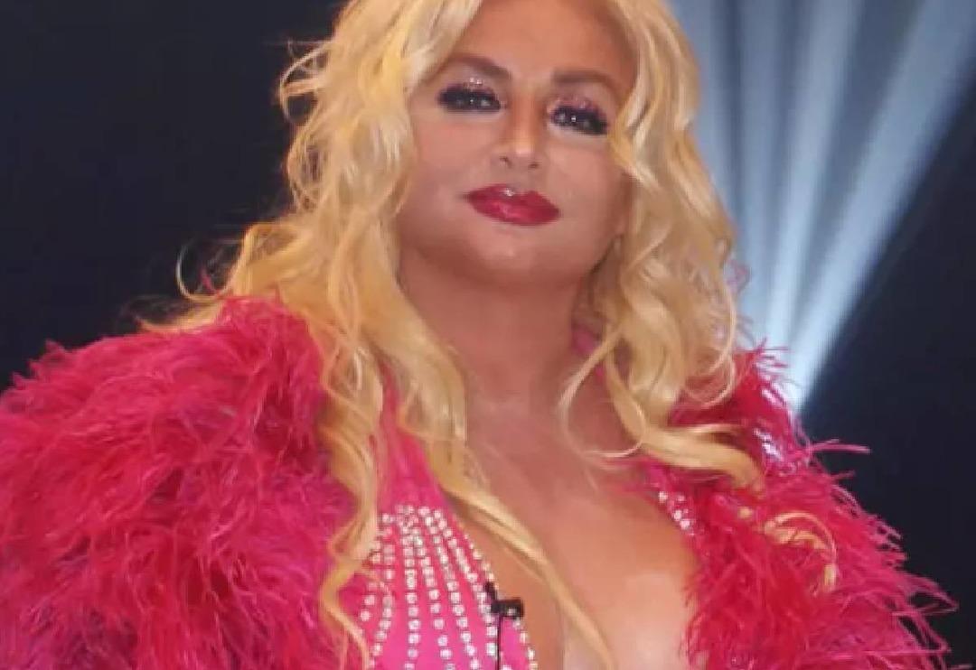 T&uuml;rk sinemasının Afrodit&rsquo;i Banu Alkan'dan olay 'bebek' itirafı: "&Uuml;nl&uuml; bir şarkıcı y&uuml;z&uuml;nden..."