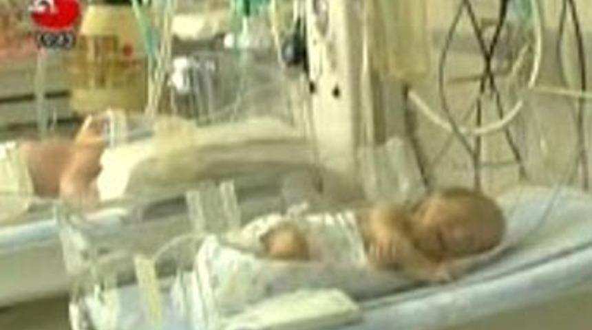 Para için bebeklerin hayatıyla oynadılar