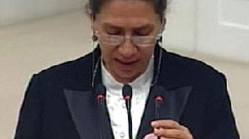 En tartışmalı vekil yemin etti