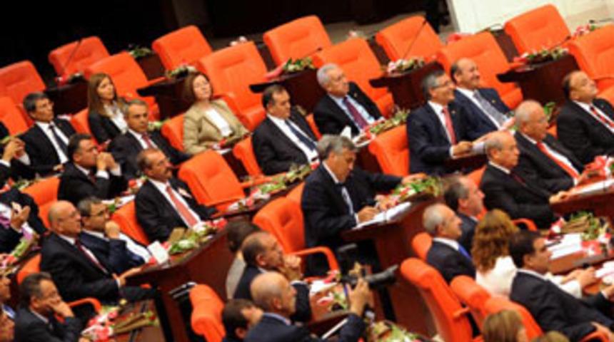 Mecliste sorunlu açılış