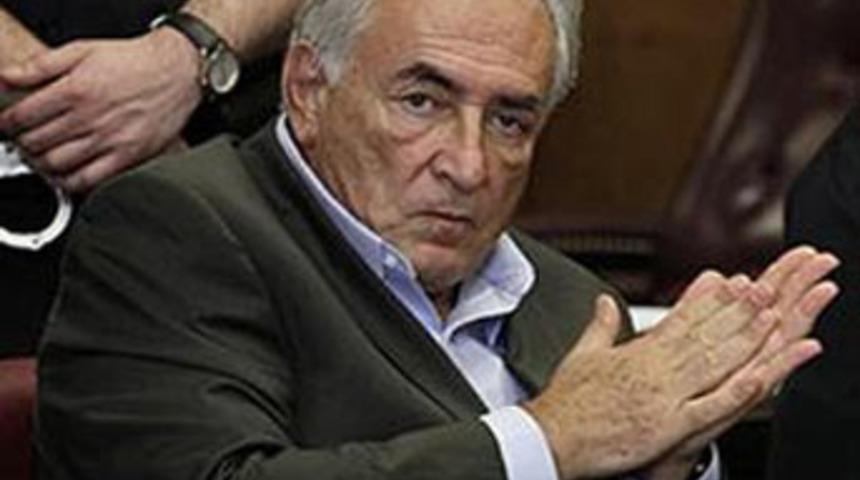 Eski IMF Başkanı Kahn serbest