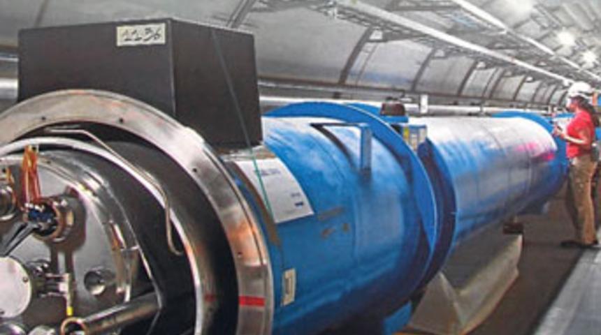 &lsquo;Tanrı&rsquo; par&ccedil;acığı bulundu