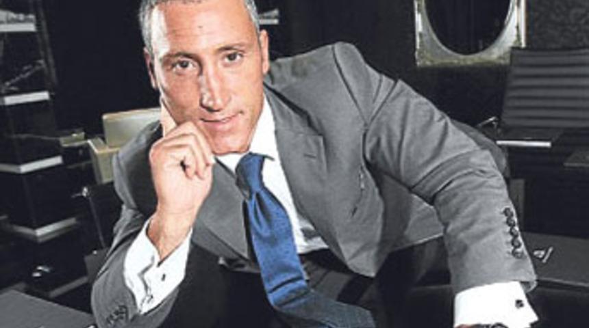 Okuması yok ama 1 milyar lirası var!