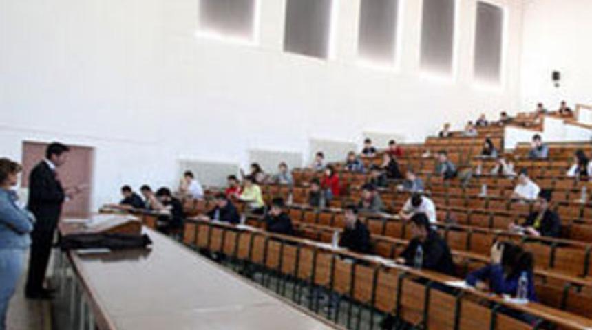 Baş&ouml;rt&uuml;l&uuml; &ouml;ğrenci su&ccedil; duyurusunda bulundu