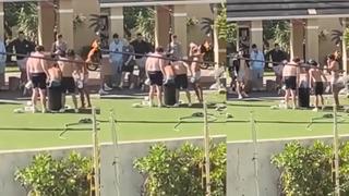 Akran zorbalığı saniye saniye kaydedildi! Yarı çıplak soyup çöp kovasına oturttular... Ağızlarında çalkalayıp çalkalayıp üzerine tükürdüler