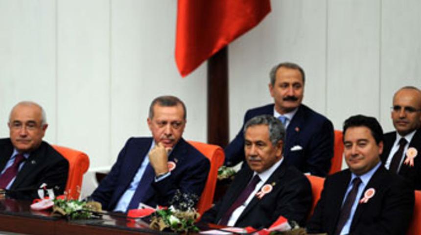 &ldquo;Boykot&rdquo; ve "yemin krizi" batı medyasında