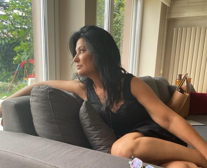 İkizi kadar benziyor! İclal Aydın'ın kardeşini görenler şoke oluyor!  G1