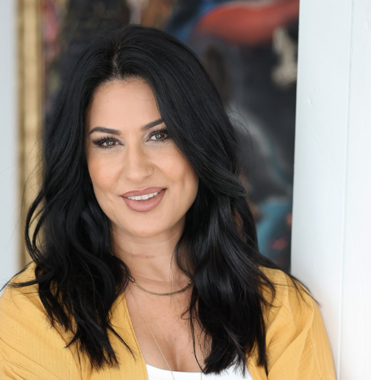 İkizi kadar benziyor! İclal Aydın'ın kardeşini görenler şoke oluyor!  G4