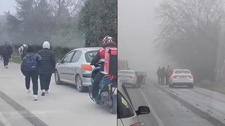 Trafik sorununa alternatif çözümler... Kaldırımdan gittiler, yayalardan korna çalarak yol istediler!