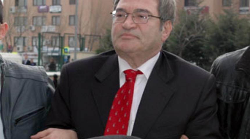 Orhan Aslıt&uuml;rk serbest