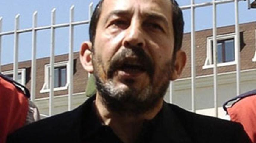 Nuriş, Mahkeme Başkanı'na su şişesi fırlattı