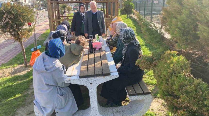Lapseki Belediye Başkanı Eyüp Yılmaz, seçim çalışmalarına devam ediyor