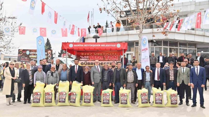 Sarıgöl’de 375 üreticiye 65 ton gübre desteği