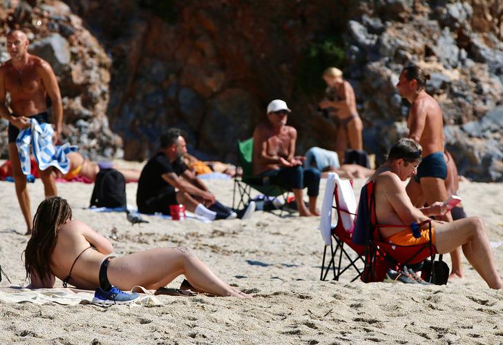 Antalya’da Mart ayının ilk günü deniz keyfi! İşte o görüntüler… G1