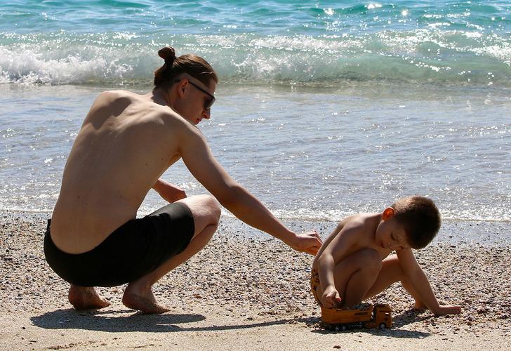 Antalya’da Mart ayının ilk günü deniz keyfi! İşte o görüntüler… G3