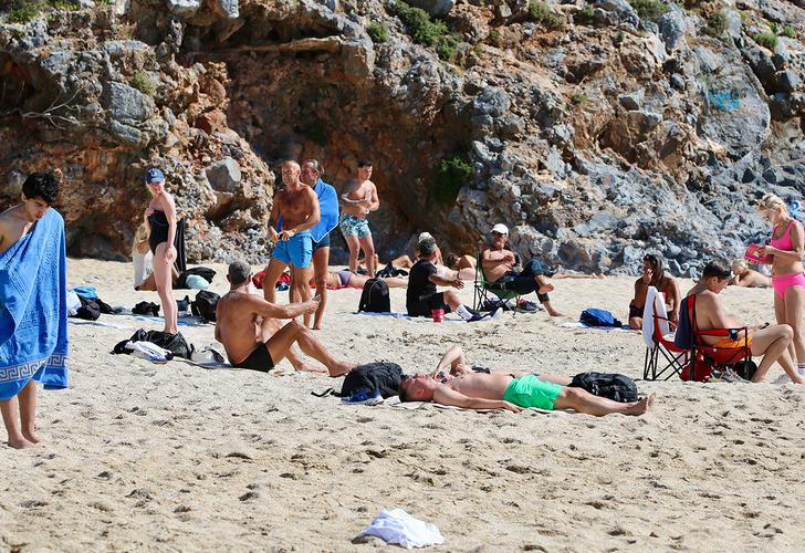 Antalya’da Mart ayının ilk günü deniz keyfi! İşte o görüntüler… G4