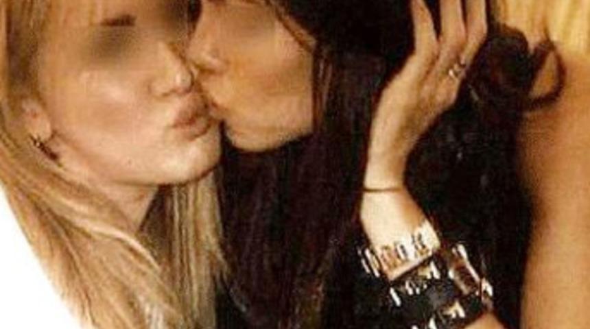 Berlusconi'nin "Bunga Bunga" seks partileri