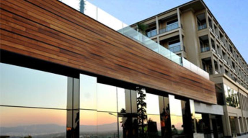 Atat&uuml;rk&rsquo;&uuml;n bastonunun dikildiği yere yapıldı