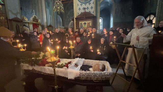 Putin'in en büyük rakibiydi... Rus muhalif Navalny son yolculuğuna uğurlanıyor: Yüzlerce kişi alanda!