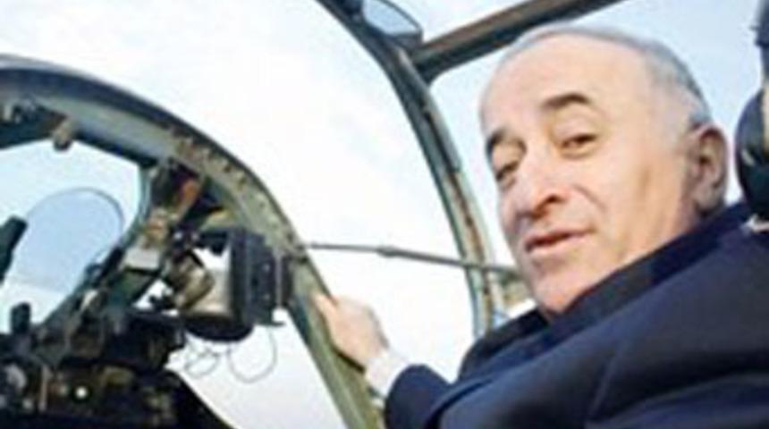 Hava Kuvvetleri'nde şok istifa