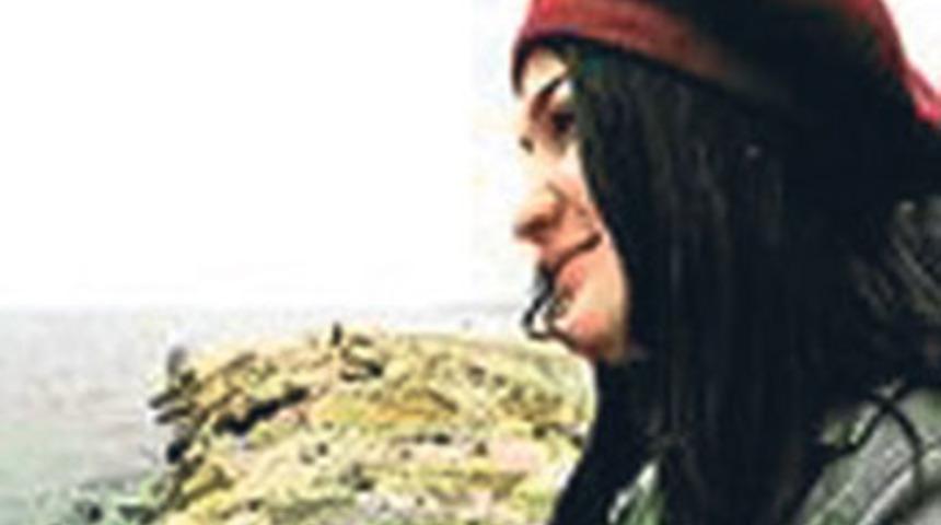 Ellerini bağlayıp bagaja atmışlar!