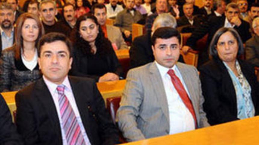 "Demokrasi kazandı"