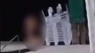 Skandal görüntüler! Çevrede kimse olmadığını zannettiler... Plajın ortasında cinsel ilişkiye girerken yakalandılar