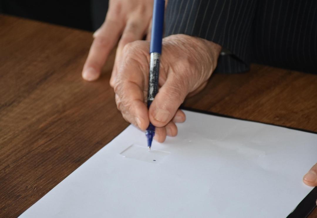 Kimse tahmin edemezdi! 40 milyon liralık imza... Kargo sandı, pencere y&ouml;ntemi ile senet dolandırıcılığı...