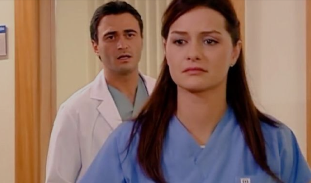 Değişimiyle g&uuml;ndem olmuştu! Doktorlar'ın Ela'sı Yasemin &Ouml;zilhan ekranlara geri mi d&ouml;n&uuml;yor?