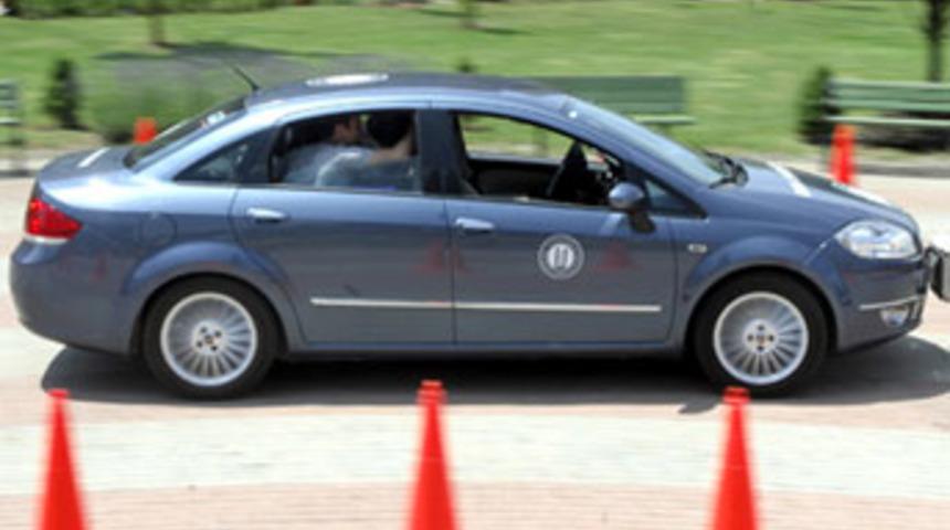 S&uuml;r&uuml;c&uuml;s&uuml;z otomobil test edildi