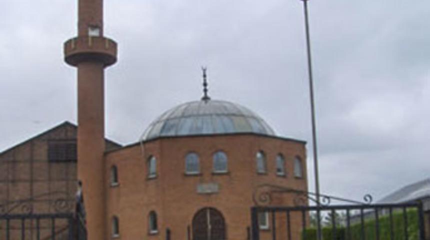 Bel&ccedil;ika'da T&uuml;rk camiisine saldırı