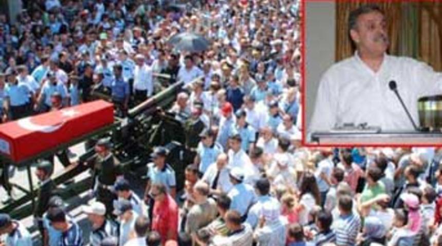 AKP'li vekil şehide alkışa tepki g&ouml;sterdi