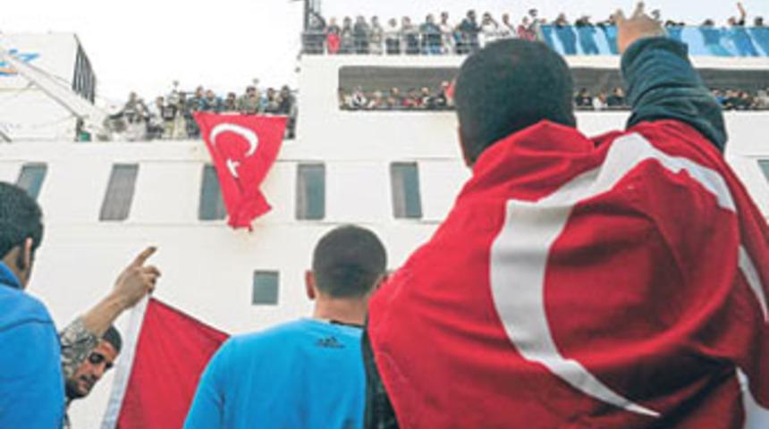 Alkışlar T&uuml;rkiye'ye