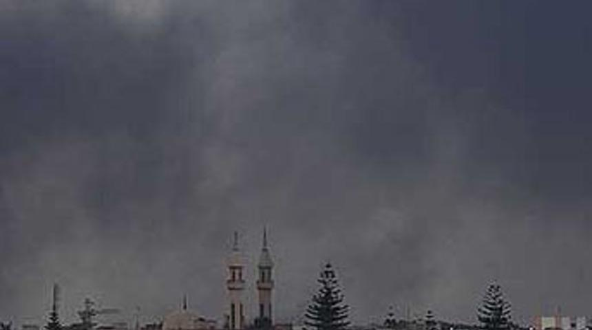 Flaş...Kaddafi g&uuml;&ccedil;leri Bingazi'ye girdi