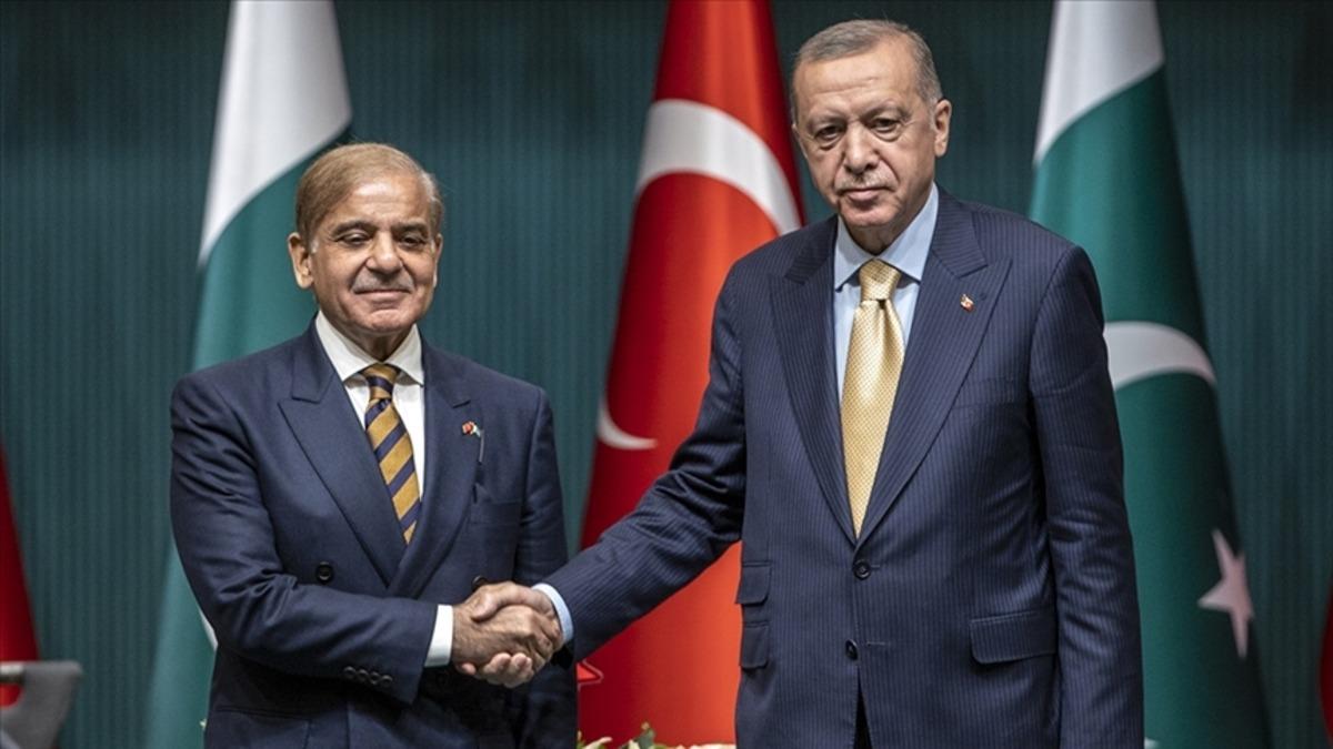 Cumhurbaşkanı Erdoğan, Pakistan Başbakanı Şerif le ABD-İran ateşkesini g&ouml;r&uuml;şt&uuml; 1