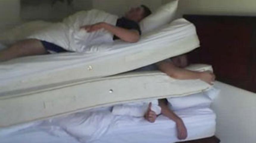 Alem bu fotoğraflara g&uuml;l&uuml;yor