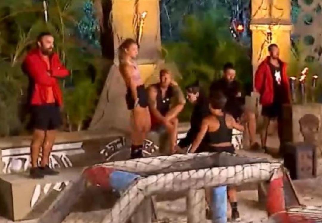 Acun Ilıcalı yine &ccedil;ok kızacak! Survivor'da elinde sigarayla kameralara yakalandı... Sercan mı Atakan mı?