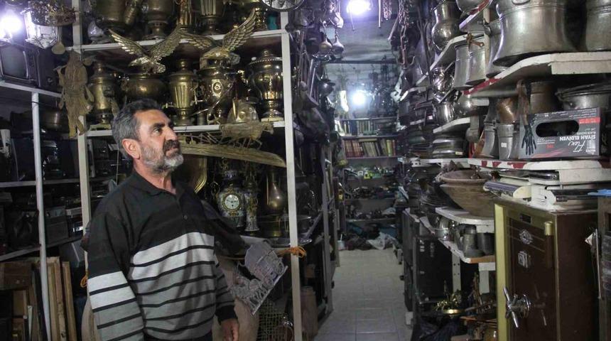 Antika tutkunu esnaf, biriktirdiği yüz binlerce eser ile müze açmak istiyor