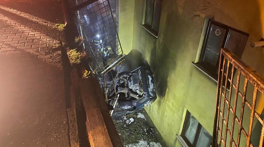 Zonguldak'ta kaza sonrasında yangın çıkan otomobilin sürücüsü yaralandı