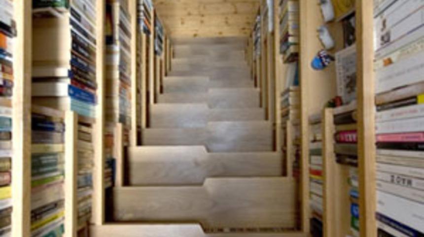 Kütüphane Merdiven