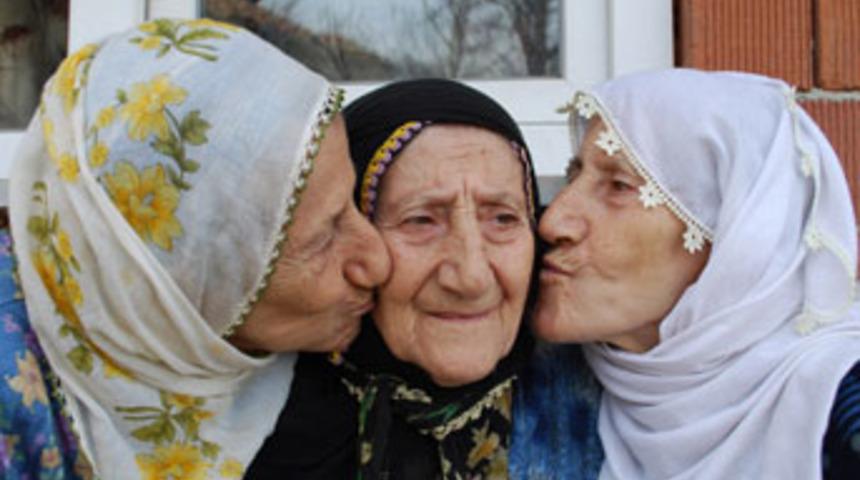 Dünyanın en yaşlı üçüzleri olmaya adaylar...