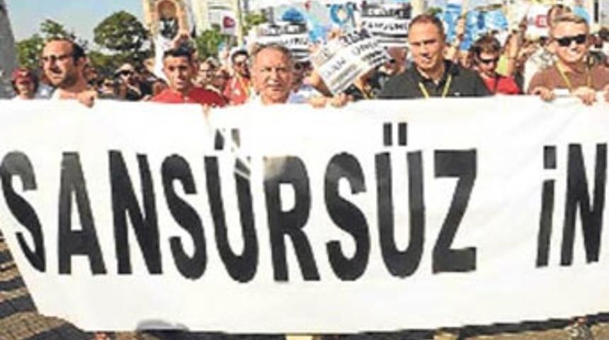 600 bin kişi internet i&ccedil;in sokakta