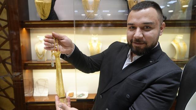 Altın kemeri, şalı derken şimdi de ‘altın kravat…’ Kuyumcular üretti: 150 gram ağırlığında, 350 bin lira değerinde