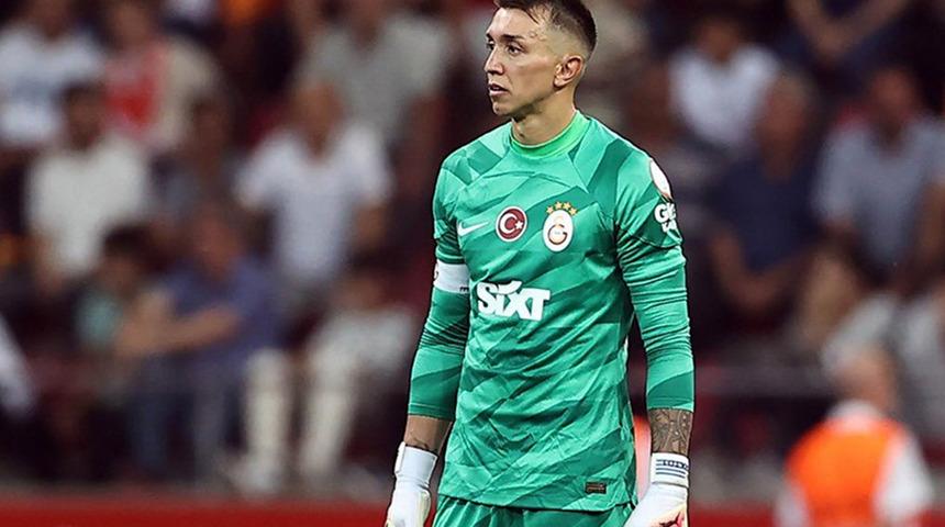 Muslera'dan Galatasaray yönetimine sosyal medya aracılığı ile mesaj! ''Kendi rakamını kendin yaz derim''