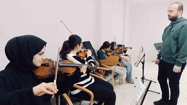 Adıyaman’da konservatuarda sanatla iç içe nesiller yetiştiriyor