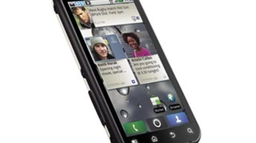 Motorola'nın akıllı, dayanıklı telefonu